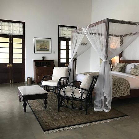The Postcard Galle Luaran gambar