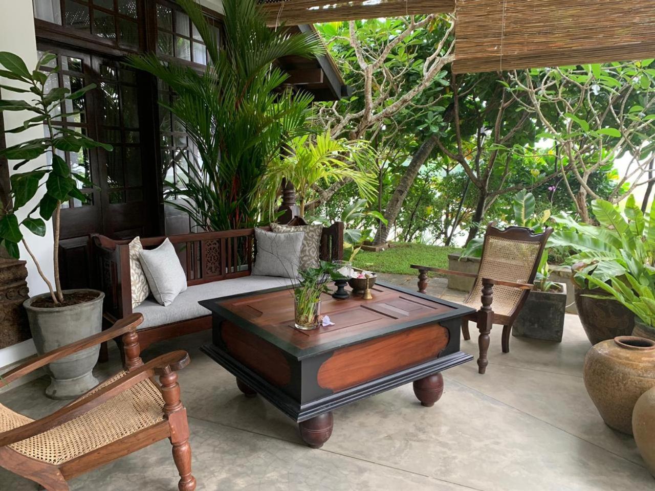 The Postcard Galle Luaran gambar