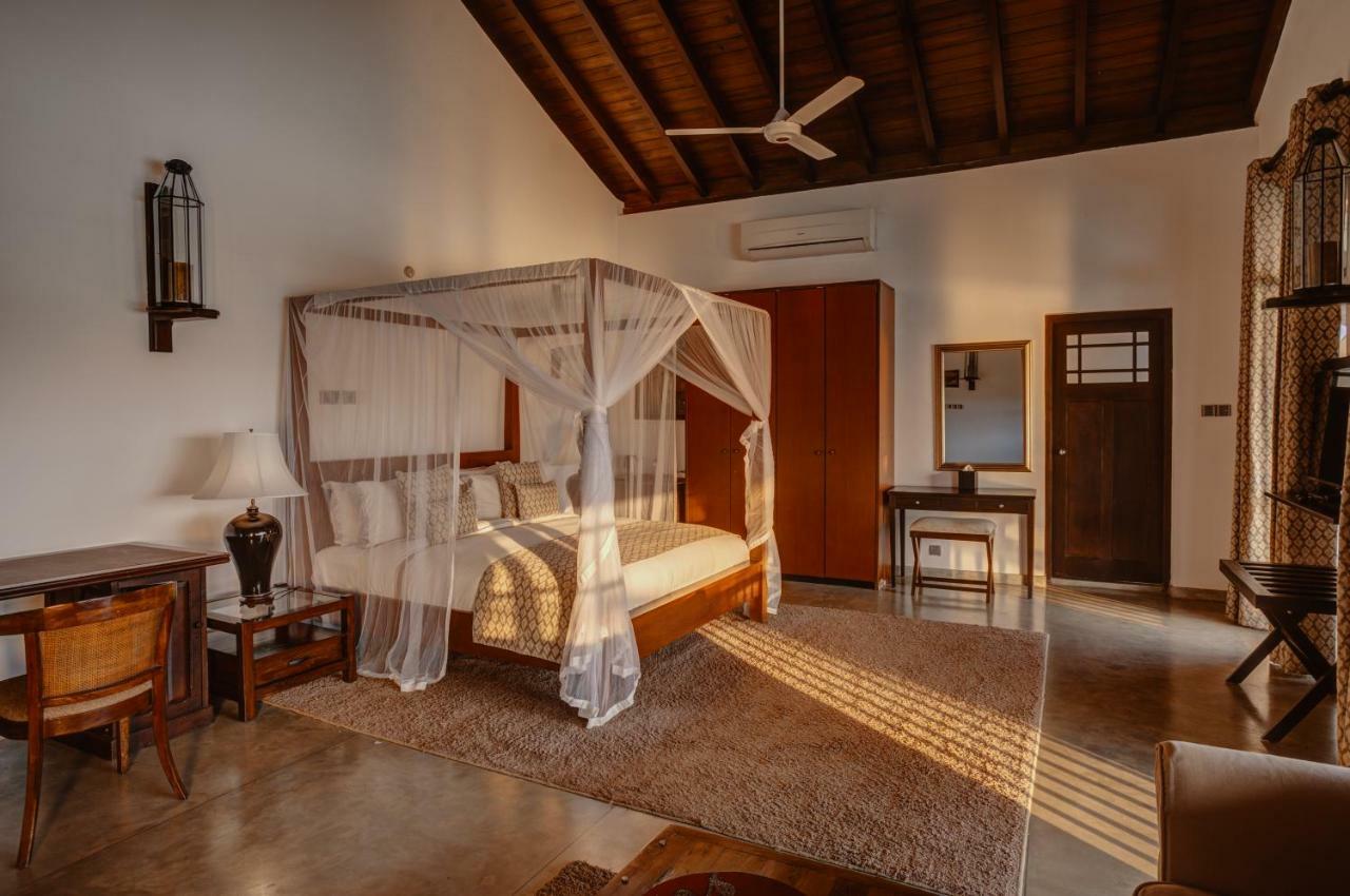The Postcard Galle Luaran gambar
